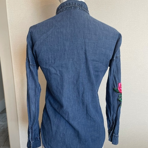 Express Light Denim Shirt - Picture 3 of 6